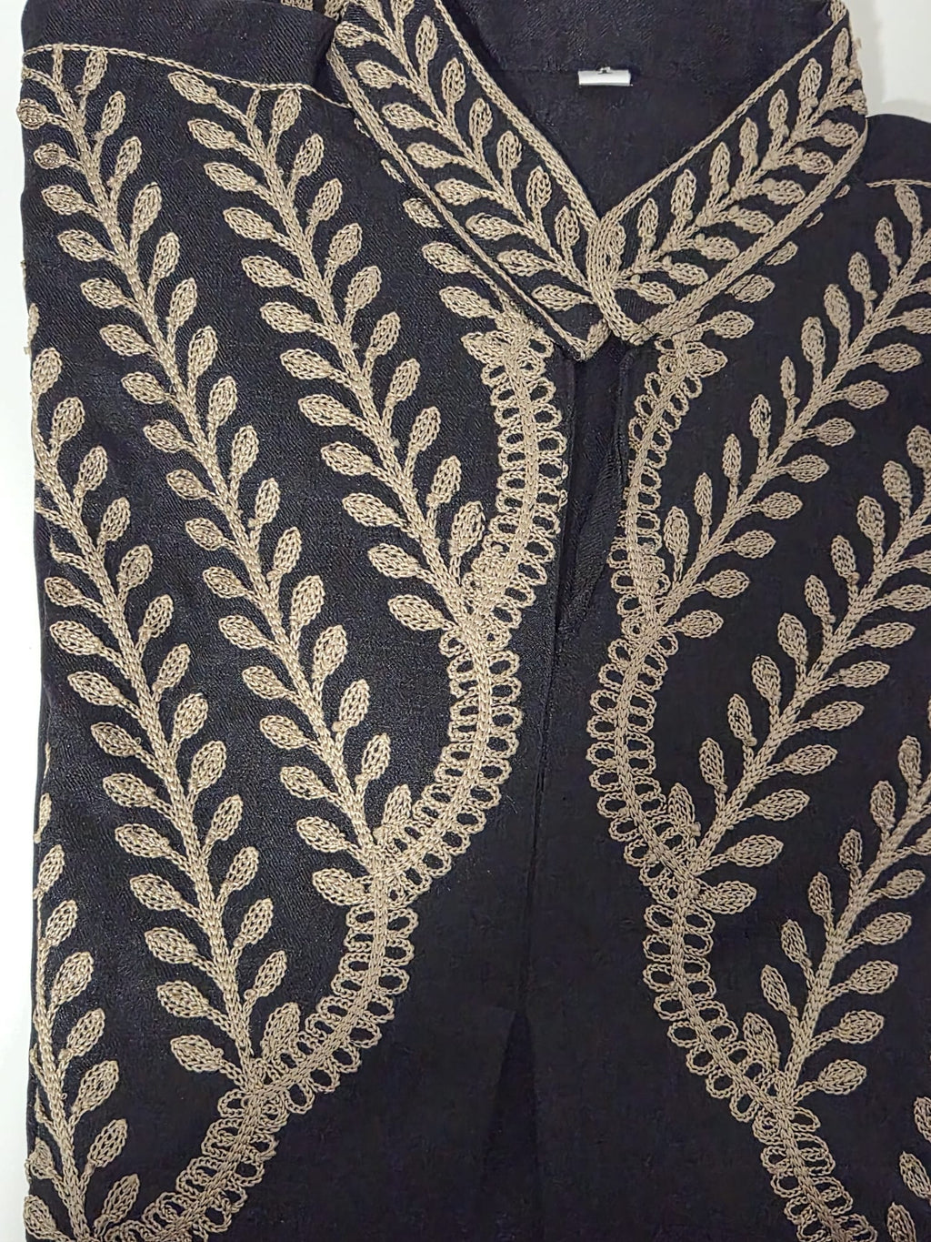 Elegant long sleeve modest dress embroidery close