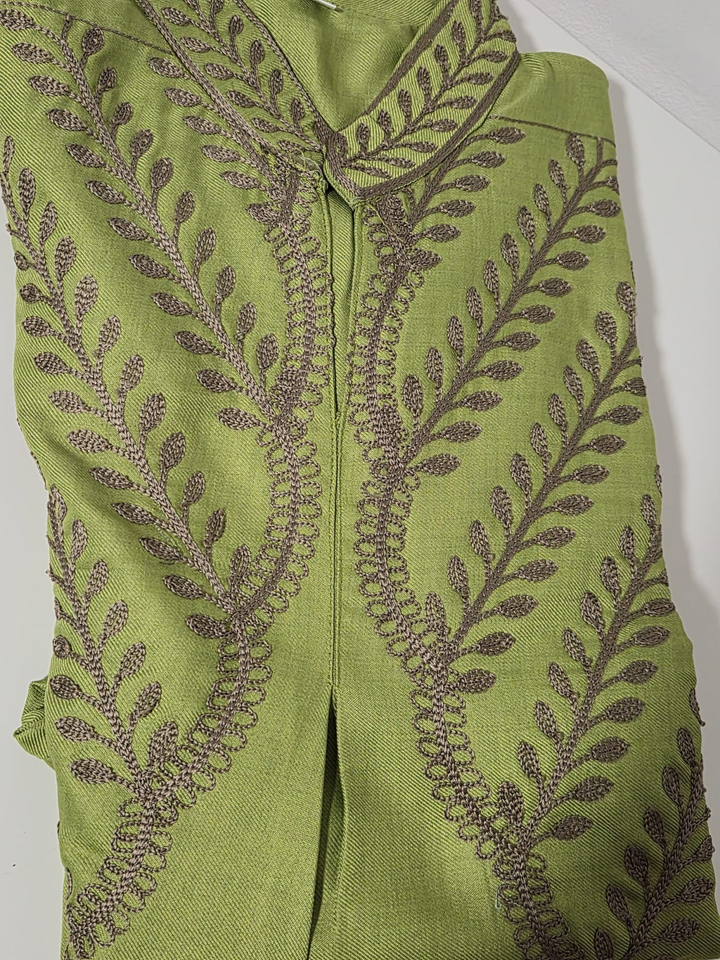 Elegant long sleeve modest dress embroidery close