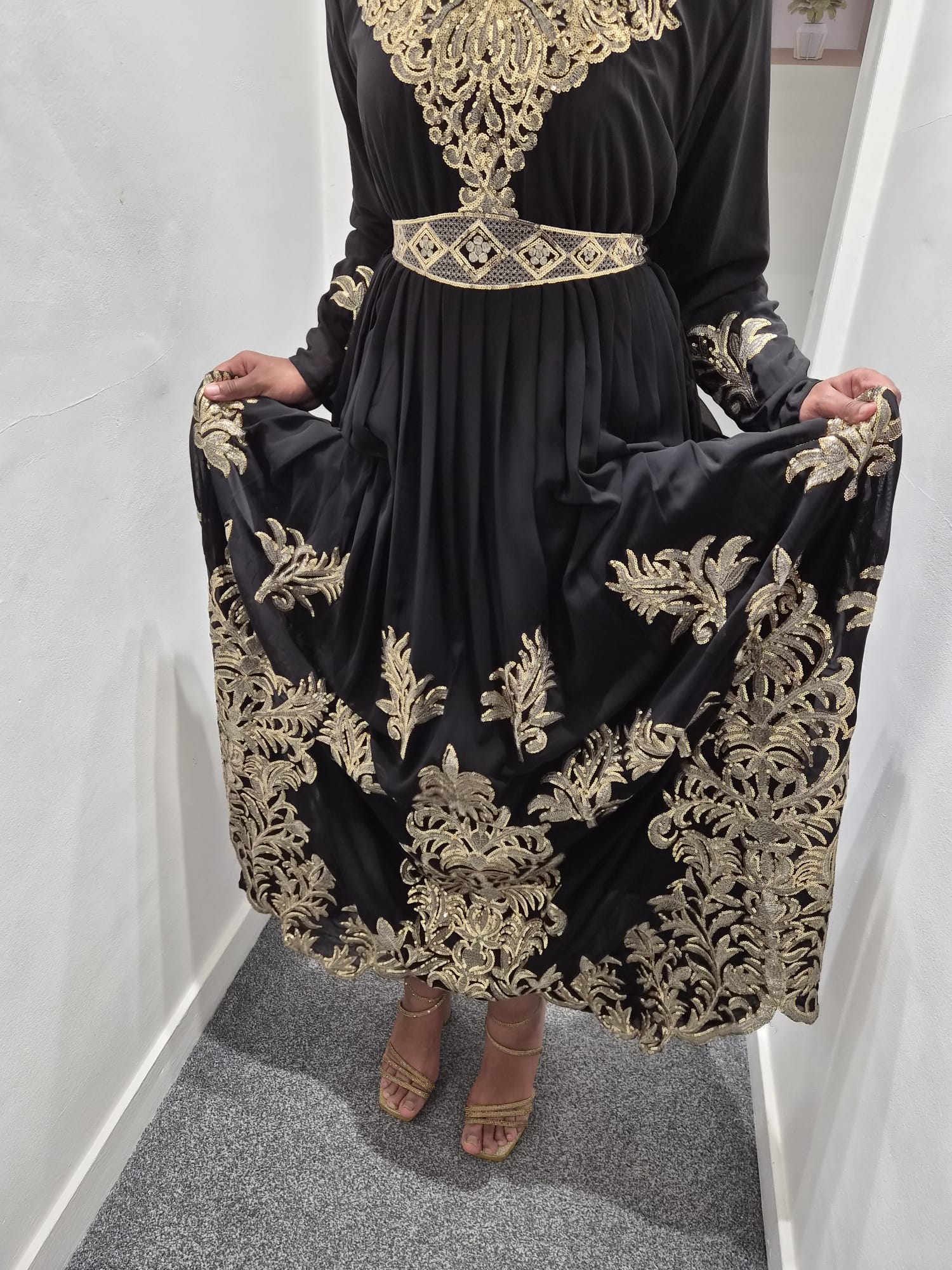 Embroidery evening dress